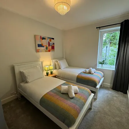Daire Luxury Cramond - Sleeps 10 *