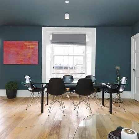 Joivy Spacious 2br Apt, Moments From West End Edinburgh