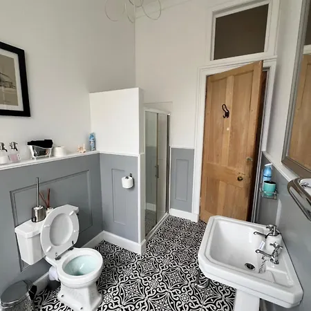 Georgian 4 Bedroom 3 Bathroom New Town 爱丁堡