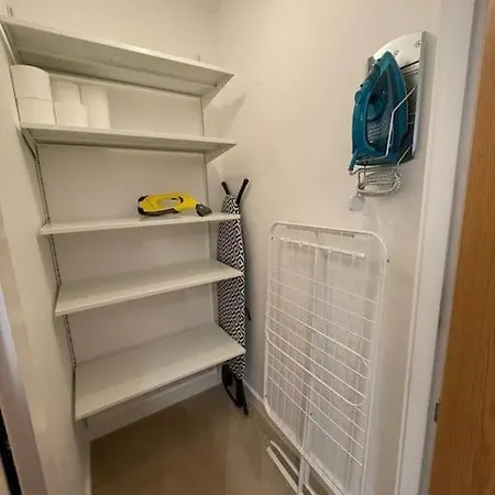 Modern Flat In With Free Parking Edinburgh