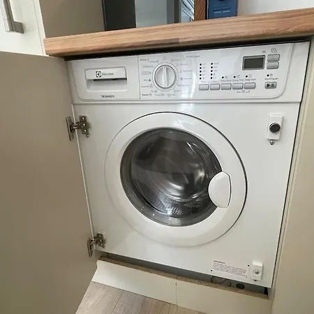 Modern Flat In With Free Parking Edinburgh