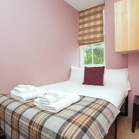 The Old School In Dean Village Apartment
