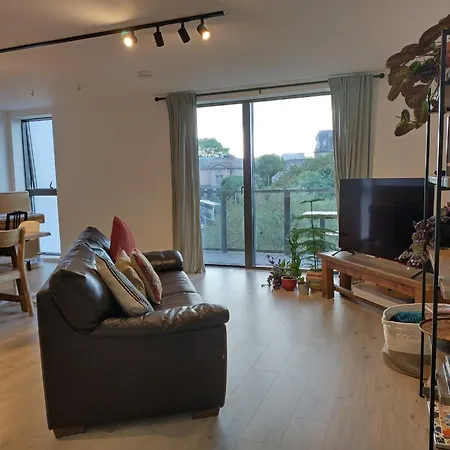 Amazing Water Of Leith View In Leith 에든버러