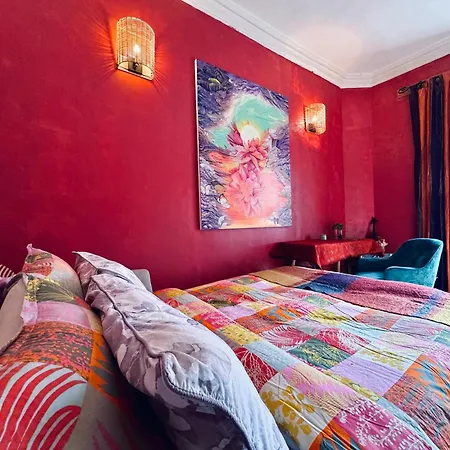 Homestay Central Deluxe Queen *