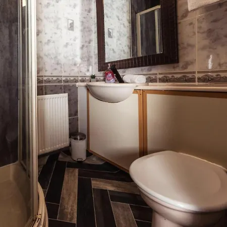 Apartment Warm & Welcoming Apartment, City Center - Meadows 4 *