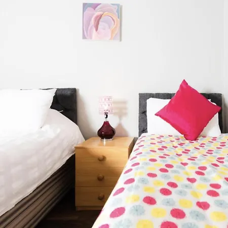 Apartment Warm & Welcoming Apartment, City Center - Meadows 8 Edinburgh