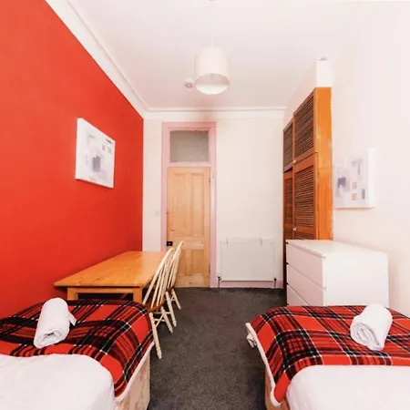 Super Central Four Bedroom - Calton Hill *