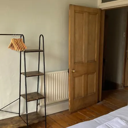 Joivy Inviting 2-bed Flat Close To City Centre Edimburgo