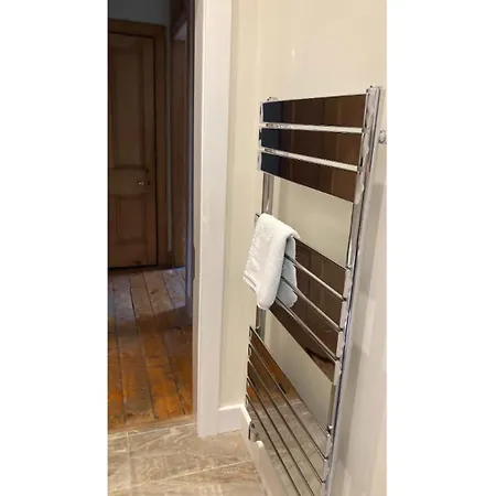 Joivy Inviting 2-bed Flat Close To City Centre Edimburgo