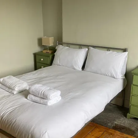 Joivy Inviting 2-bed Flat Close To City Centre * Edimburgo