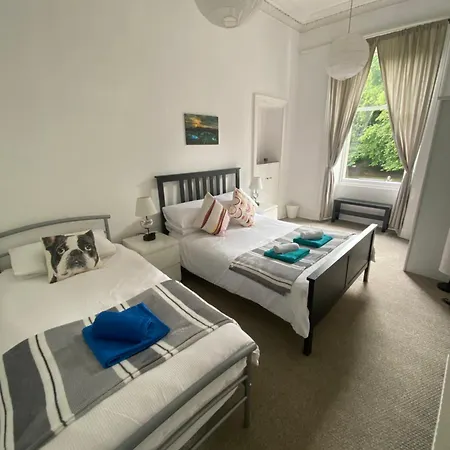 Spacious Festival Flat *