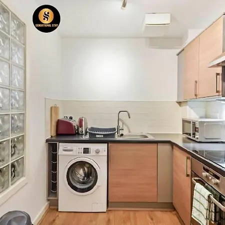 4 Separate Beds, Sleeps 6, Beautiful 2 Bed * إدنبرة