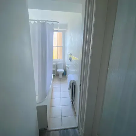 Spacious Festival Flat Διαμέρισμα *