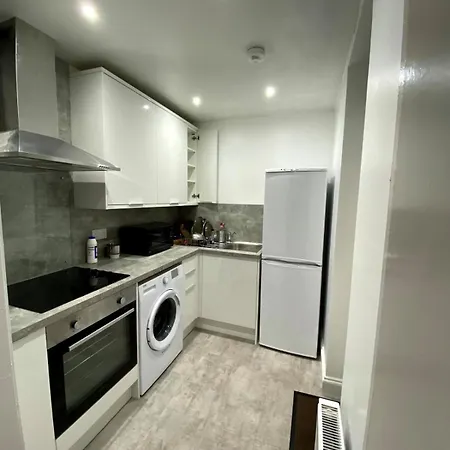 Pilton Spacious 2br Gfl *