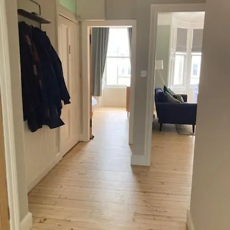 Apartment Bright 2 Bed In Bruntsfield - Centre Edinburgh