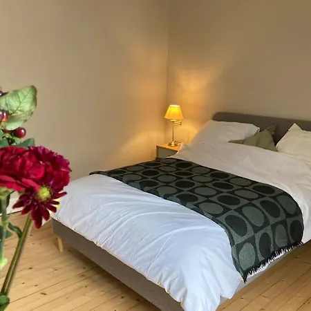 Bright 2 Bed In Bruntsfield - Centre *