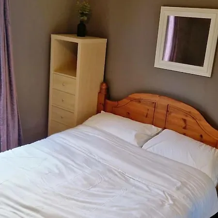 Discover Urban Oasis-two Bedroom Flat * Edinburgh