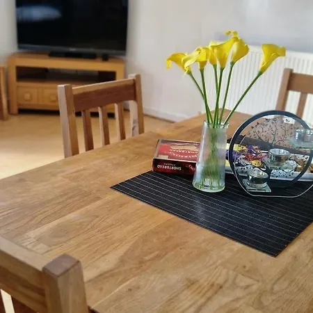 Discover Urban Oasis-two Bedroom Flat Apartment *
