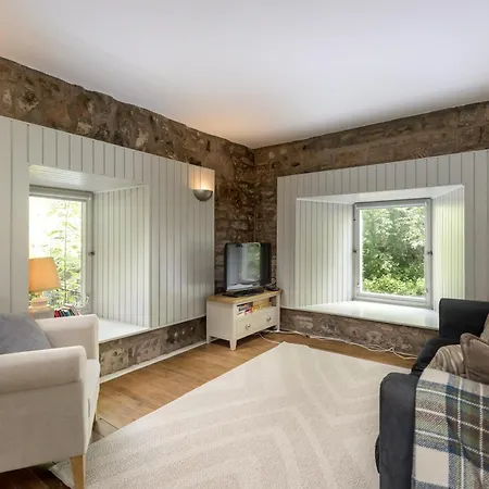 Riverside Retreat Edinburgh
