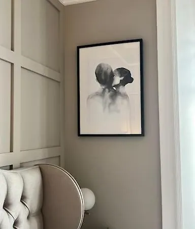 A Luxurious Wee Retreat On The Royal Mile Old Town