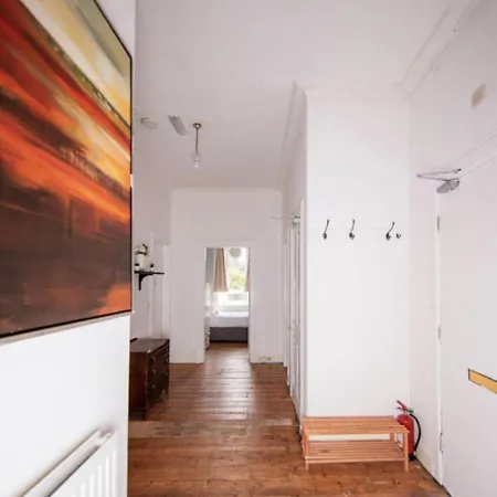 Comfortable And Spacious Retreat By The Meadows! 公寓 爱丁堡