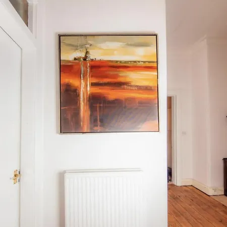 Comfortable And Spacious Retreat By The Meadows!