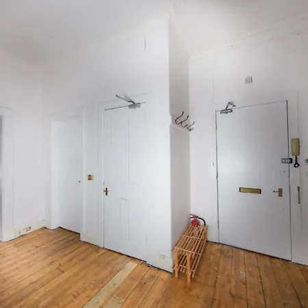 Comfortable And Spacious Retreat By The Meadows! Apartamento Edimburgo