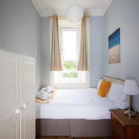 公寓 Comfortable And Spacious Retreat By The Meadows! 爱丁堡