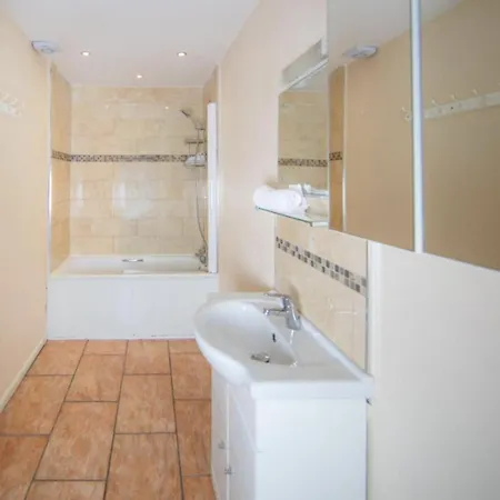 公寓 Comfortable And Spacious Retreat By The Meadows! 爱丁堡