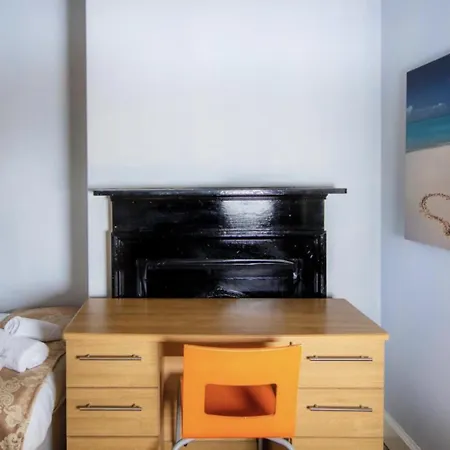 Comfortable And Spacious Retreat By The Meadows! 公寓