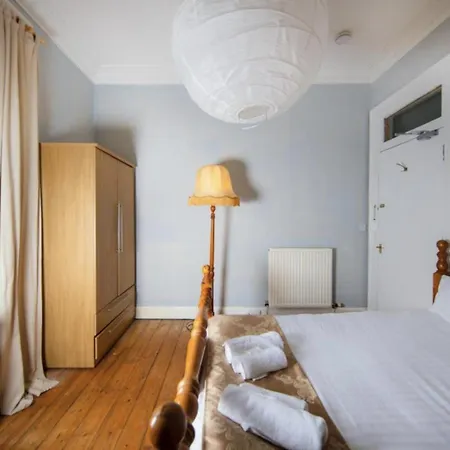 Comfortable And Spacious Retreat By The Meadows! 公寓 *