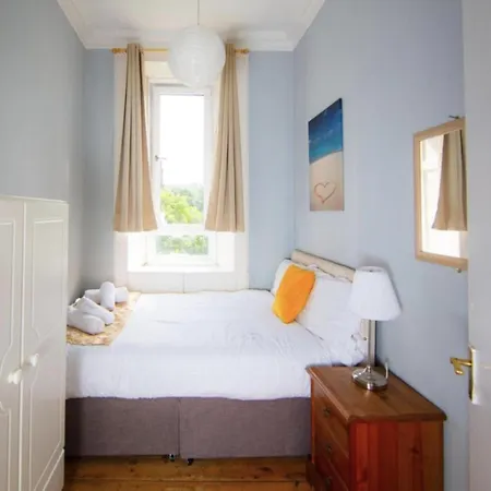 Comfortable And Spacious Retreat By The Meadows! 公寓 爱丁堡