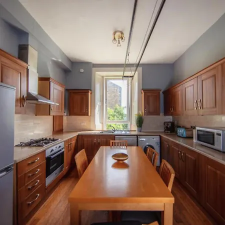 公寓 Comfortable And Spacious Retreat By The Meadows! 爱丁堡