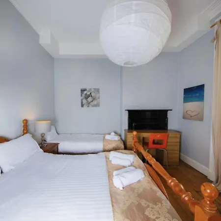 Comfortable And Spacious Retreat By The Meadows! *