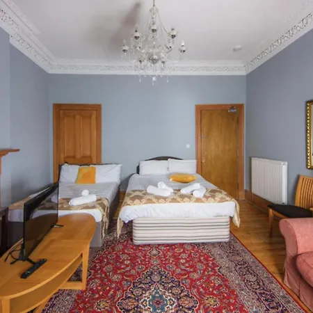 Comfortable And Spacious Retreat By The Meadows! Apartment Edinburgh