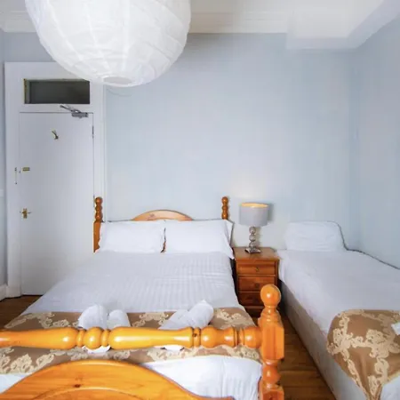 Apartamento Comfortable And Spacious Retreat By The Meadows! Edimburgo