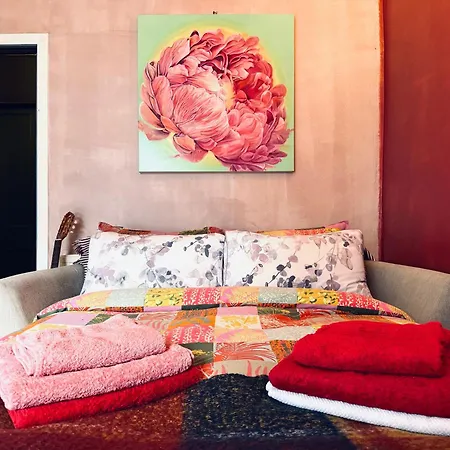 The Prehnite Lounge *