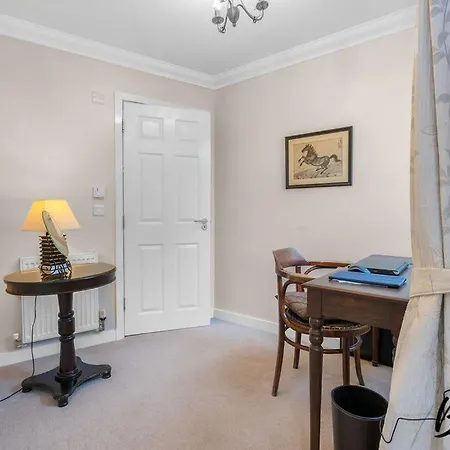 Auteil By Bonjour Residences Edinburgh