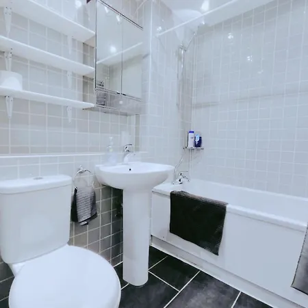 Two Bedrooms Flat In Center Apartment