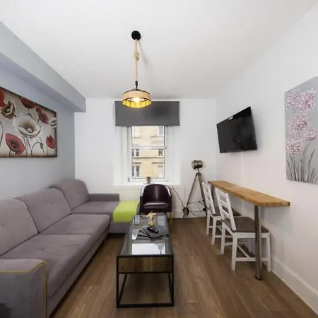 Warm & Welcoming In City Centre - Meadows 6 *