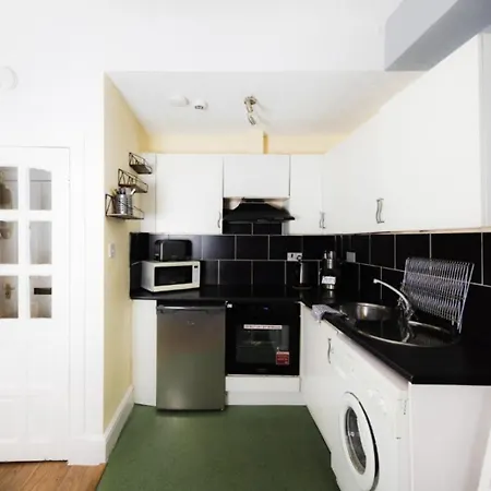 Warm & Welcoming In City Centre - Meadows 6 * Edinburgh