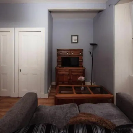 Cozy - Leith Edinburgh