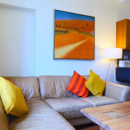 Royal Mile Escape - Five Bedrooms 爱丁堡