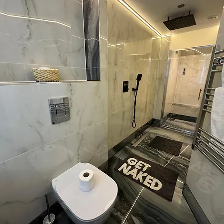 2bedroom & Steam Room! Apartment