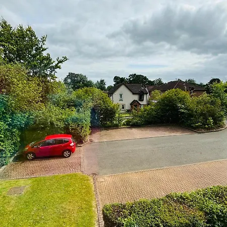 Two Bedrooms With Free Parking Apartment *