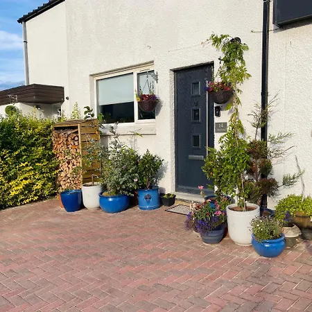 Private With Separate Shower And Free Parking Edinburgh