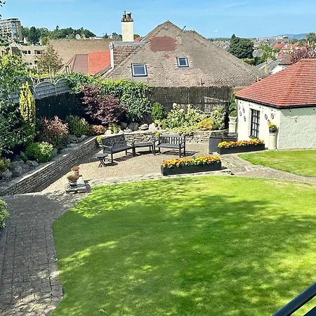 The Cairn 4* Edinburgh