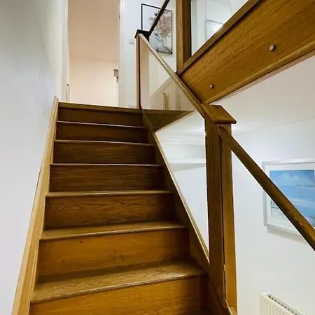 Close To Holyrood And Arthur Seat, Beautiful Scenic Views