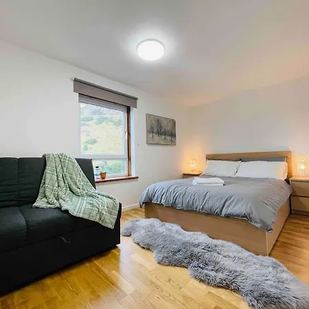 Close To Holyrood And Arthur Seat, Beautiful Scenic Views Apartmán