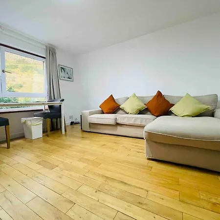 Close To Holyrood And Arthur Seat, Beautiful Scenic Views